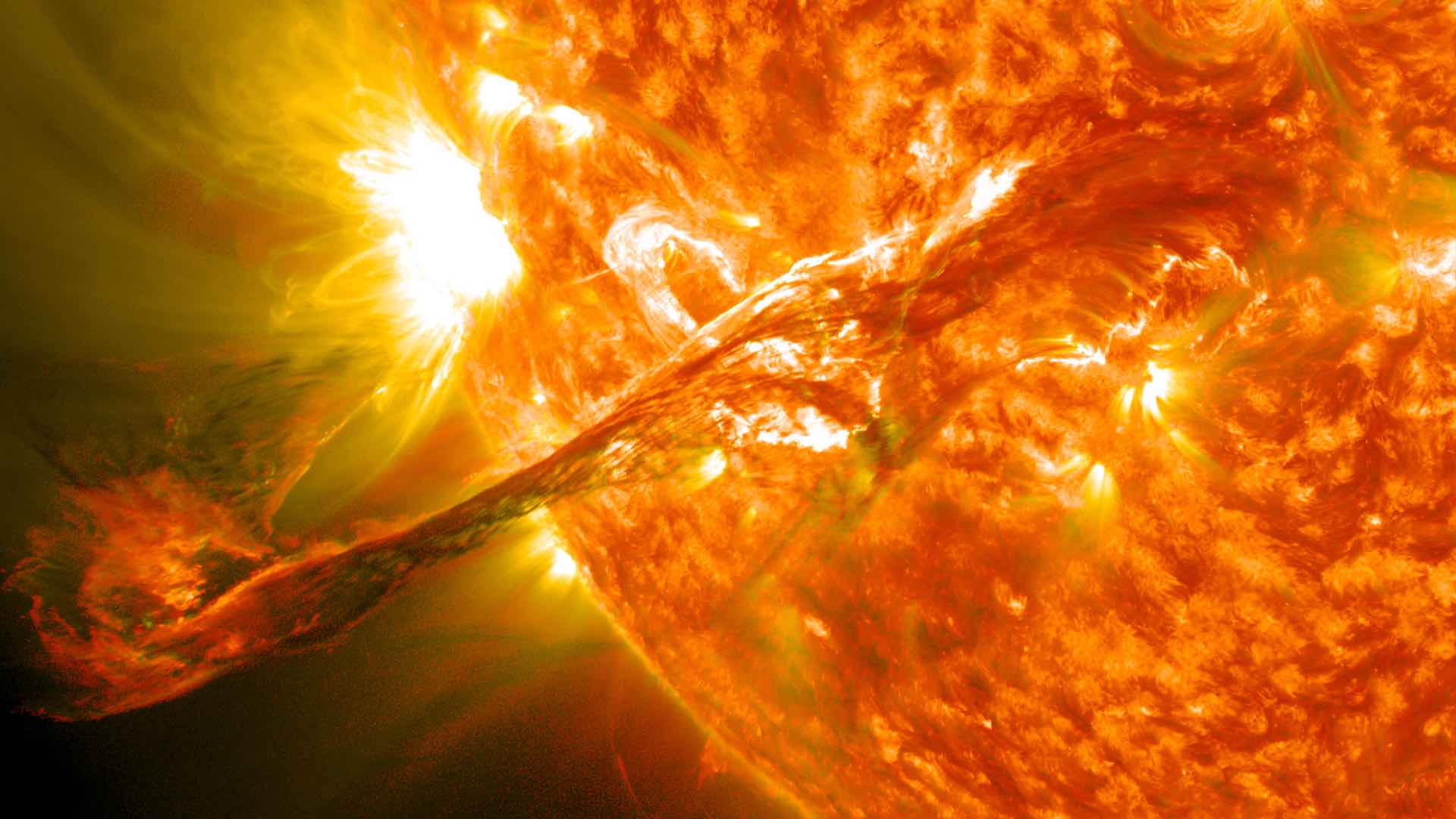 a-massive-solar-flare-is-headed-for-earth-this-halloween-the-debrief