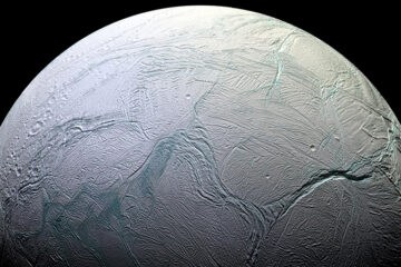 plumes on enceladus